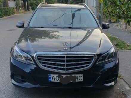 Черный Мерседес 200, объемом двигателя 2.1 л и пробегом 280 тыс. км за 12500 $, фото 1 на Automoto.ua