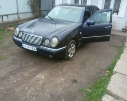 Фіолетовий Мерседес 200, об'ємом двигуна 2 л та пробігом 301 тис. км за 1850 $, фото 1 на Automoto.ua