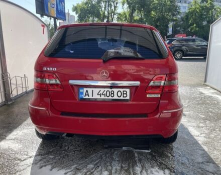 Красный Мерседес 200, объемом двигателя 1.7 л и пробегом 135 тыс. км за 8100 $, фото 3 на Automoto.ua