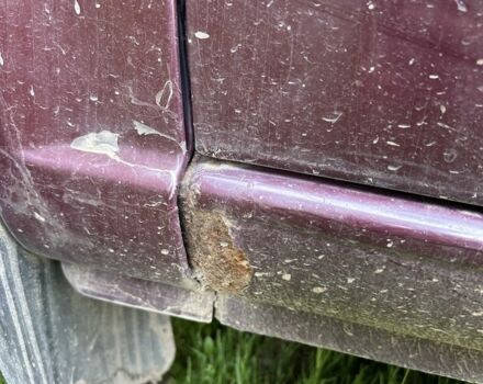 Красный Мерседес 200, объемом двигателя 2.2 л и пробегом 250 тыс. км за 5800 $, фото 6 на Automoto.ua