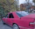 Красный Мерседес 200, объемом двигателя 2 л и пробегом 343 тыс. км за 2000 $, фото 1 на Automoto.ua