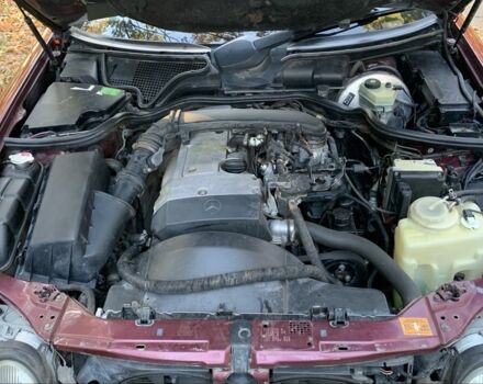 Червоний Мерседес 200, об'ємом двигуна 2 л та пробігом 370 тис. км за 2400 $, фото 7 на Automoto.ua