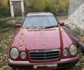 Мерседес 200 1998 у Каневе на Automoto.ua Червоний Мерседес 200, об'ємом двигуна 0 л та пробігом 100 тис. км за 2000 $, фото 1 на Automoto.ua