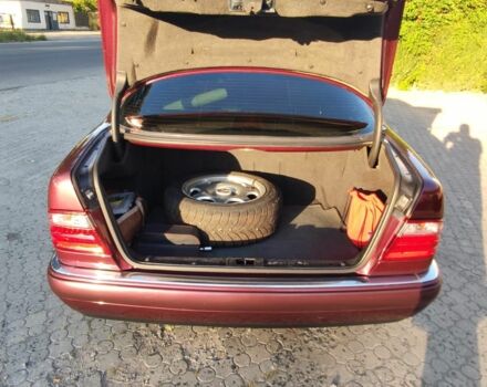 Мерседес 200 1998 в Днепре (Днепропетровске) на Automoto.ua Красный Мерседес 200, объемом двигателя 2 л и пробегом 526 тыс. км за 4500 $, фото 9 на Automoto.ua