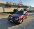 Красный Мерседес 200, объемом двигателя 2 л и пробегом 526 тыс. км за 3950 $, фото 1 на Automoto.ua
