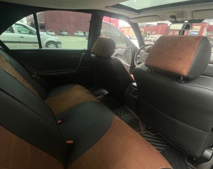 Красный Мерседес 200, объемом двигателя 2 л и пробегом 386 тыс. км за 3400 $, фото 17 на Automoto.ua