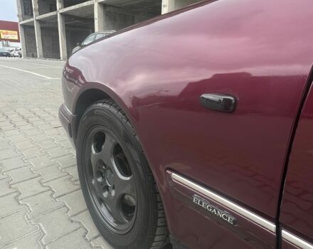 Красный Мерседес 200, объемом двигателя 2 л и пробегом 386 тыс. км за 3400 $, фото 12 на Automoto.ua