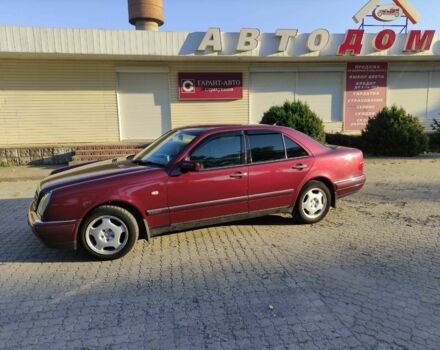 Мерседес 200 1998 в Днепре (Днепропетровске) на Automoto.ua Красный Мерседес 200, объемом двигателя 2 л и пробегом 526 тыс. км за 4500 $, фото 1 на Automoto.ua