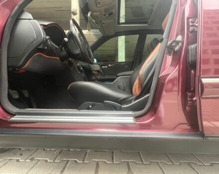 Красный Мерседес 200, объемом двигателя 2 л и пробегом 386 тыс. км за 3400 $, фото 11 на Automoto.ua