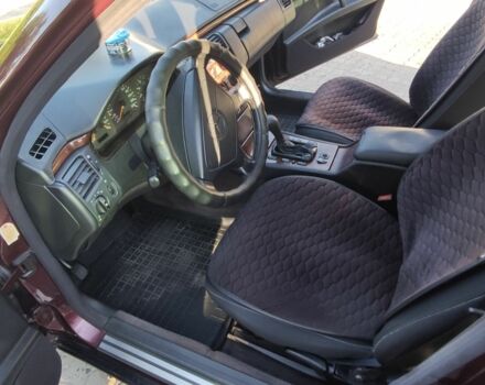 Мерседес 200 1998 в Днепре (Днепропетровске) на Automoto.ua Красный Мерседес 200, объемом двигателя 2 л и пробегом 526 тыс. км за 4500 $, фото 8 на Automoto.ua