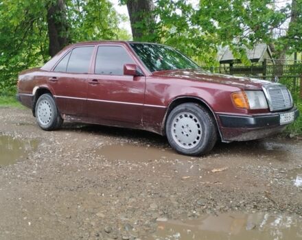 Красный Мерседес 200, объемом двигателя 2.3 л и пробегом 460 тыс. км за 1500 $, фото 4 на Automoto.ua