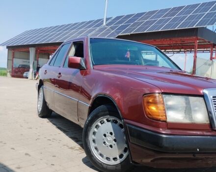 Красный Мерседес 200, объемом двигателя 2.3 л и пробегом 460 тыс. км за 1500 $, фото 1 на Automoto.ua