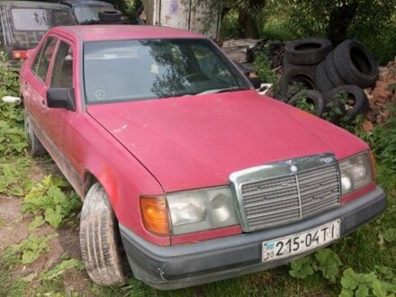 Мерседес 200 1988 в Тернополе на Automoto.ua Красный Мерседес 200, объемом двигателя 0 л и пробегом 111 тыс. км за 34000 $, фото 1 на Automoto.ua