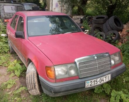 Червоний Мерседес 200, об'ємом двигуна 0 л та пробігом 111 тис. км за 824 $, фото 1 на Automoto.ua