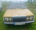 Желтый Мерседес 200, объемом двигателя 2 л и пробегом 1000 тыс. км за 1200 $, фото 1 на Automoto.ua