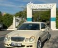 Желтый Мерседес 200, объемом двигателя 2 л и пробегом 462 тыс. км за 4500 $, фото 1 на Automoto.ua