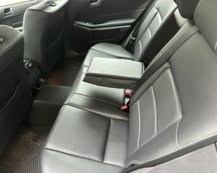 Желтый Мерседес 200, объемом двигателя 2.1 л и пробегом 270 тыс. км за 12900 $, фото 7 на Automoto.ua