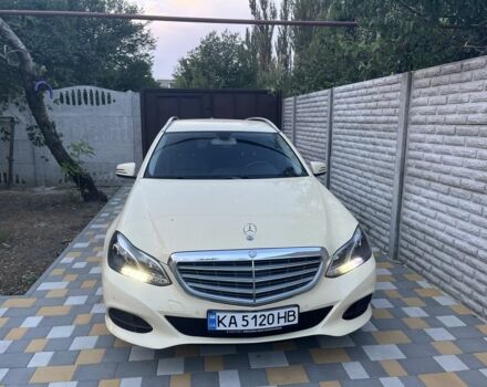 Желтый Мерседес 200, объемом двигателя 2.1 л и пробегом 270 тыс. км за 12900 $, фото 2 на Automoto.ua