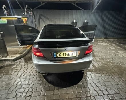 Серый Мерседес 200, объемом двигателя 2 л и пробегом 427 тыс. км за 3000 $, фото 4 на Automoto.ua