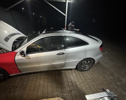 Серый Мерседес 200, объемом двигателя 2 л и пробегом 427 тыс. км за 3000 $, фото 2 на Automoto.ua