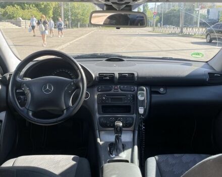 Сірий Мерседес 200, об'ємом двигуна 1.8 л та пробігом 131 тис. км за 6200 $, фото 4 на Automoto.ua