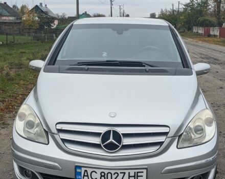 Серый Мерседес 200, объемом двигателя 2 л и пробегом 332 тыс. км за 6500 $, фото 1 на Automoto.ua