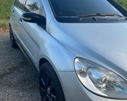 Серый Мерседес 200, объемом двигателя 2 л и пробегом 305 тыс. км за 5100 $, фото 1 на Automoto.ua