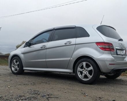 Серый Мерседес 200, объемом двигателя 2 л и пробегом 332 тыс. км за 6500 $, фото 3 на Automoto.ua