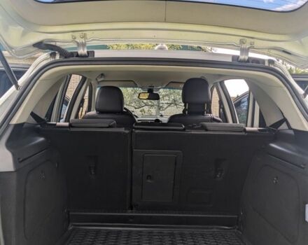 Серый Мерседес 200, объемом двигателя 2 л и пробегом 332 тыс. км за 6500 $, фото 6 на Automoto.ua