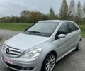 Серый Мерседес 200, объемом двигателя 2 л и пробегом 212 тыс. км за 6000 $, фото 1 на Automoto.ua