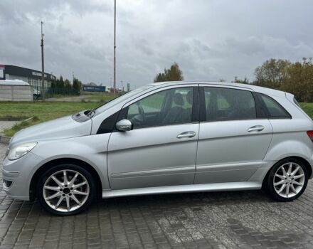 Серый Мерседес 200, объемом двигателя 2 л и пробегом 212 тыс. км за 6000 $, фото 2 на Automoto.ua