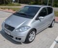 Серый Мерседес 200, объемом двигателя 2 л и пробегом 300 тыс. км за 6300 $, фото 1 на Automoto.ua