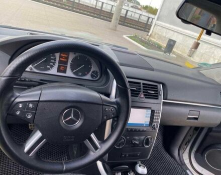 Серый Мерседес 200, объемом двигателя 2 л и пробегом 300 тыс. км за 6200 $, фото 3 на Automoto.ua