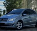 Сірий Мерседес 200, об'ємом двигуна 2 л та пробігом 154 тис. км за 5499 $, фото 1 на Automoto.ua