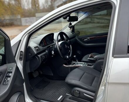 Серый Мерседес 200, объемом двигателя 2 л и пробегом 245 тыс. км за 5900 $, фото 6 на Automoto.ua