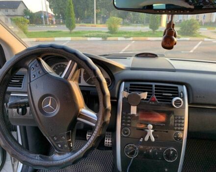 Сірий Мерседес 200, об'ємом двигуна 2 л та пробігом 290 тис. км за 6500 $, фото 4 на Automoto.ua