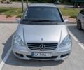 Серый Мерседес 200, объемом двигателя 2 л и пробегом 300 тыс. км за 6300 $, фото 1 на Automoto.ua