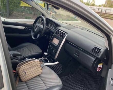 Серый Мерседес 200, объемом двигателя 2 л и пробегом 300 тыс. км за 6200 $, фото 4 на Automoto.ua