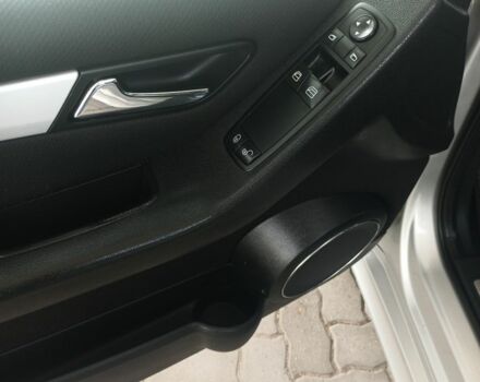 Серый Мерседес 200, объемом двигателя 2 л и пробегом 240 тыс. км за 6500 $, фото 18 на Automoto.ua