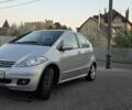 Серый Мерседес 200, объемом двигателя 2 л и пробегом 290 тыс. км за 5300 $, фото 1 на Automoto.ua