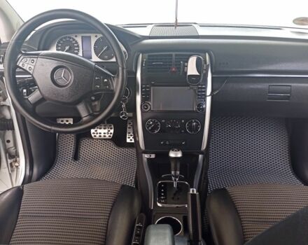 Серый Мерседес 200, объемом двигателя 2 л и пробегом 240 тыс. км за 6500 $, фото 15 на Automoto.ua