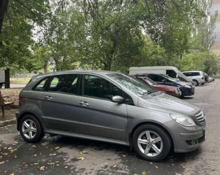 Серый Мерседес 200, объемом двигателя 2 л и пробегом 268 тыс. км за 8300 $, фото 2 на Automoto.ua