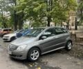 Серый Мерседес 200, объемом двигателя 2 л и пробегом 268 тыс. км за 8300 $, фото 1 на Automoto.ua