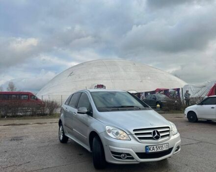 Серый Мерседес 200, объемом двигателя 2 л и пробегом 230 тыс. км за 6459 $, фото 1 на Automoto.ua