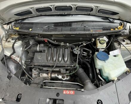 Серый Мерседес 200, объемом двигателя 2 л и пробегом 313 тыс. км за 7900 $, фото 13 на Automoto.ua