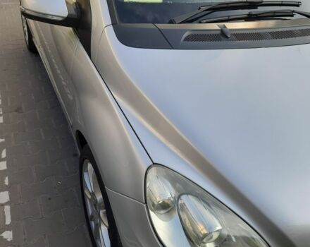 Серый Мерседес 200, объемом двигателя 2 л и пробегом 64 тыс. км за 9950 $, фото 1 на Automoto.ua