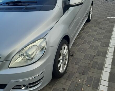 Серый Мерседес 200, объемом двигателя 2 л и пробегом 64 тыс. км за 9950 $, фото 2 на Automoto.ua