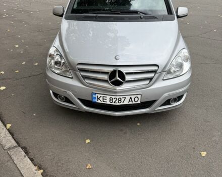 Серый Мерседес 200, объемом двигателя 2 л и пробегом 313 тыс. км за 7900 $, фото 1 на Automoto.ua