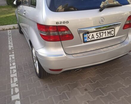 Серый Мерседес 200, объемом двигателя 2 л и пробегом 64 тыс. км за 9950 $, фото 6 на Automoto.ua