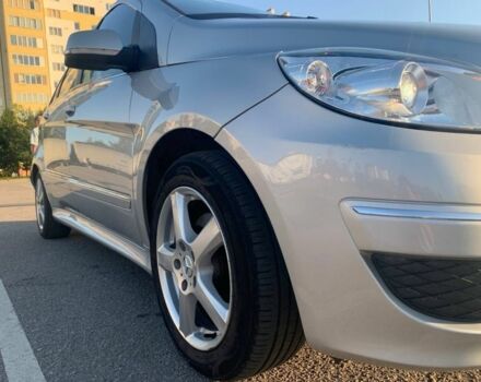 Сірий Мерседес 200, об'ємом двигуна 2 л та пробігом 280 тис. км за 7200 $, фото 3 на Automoto.ua